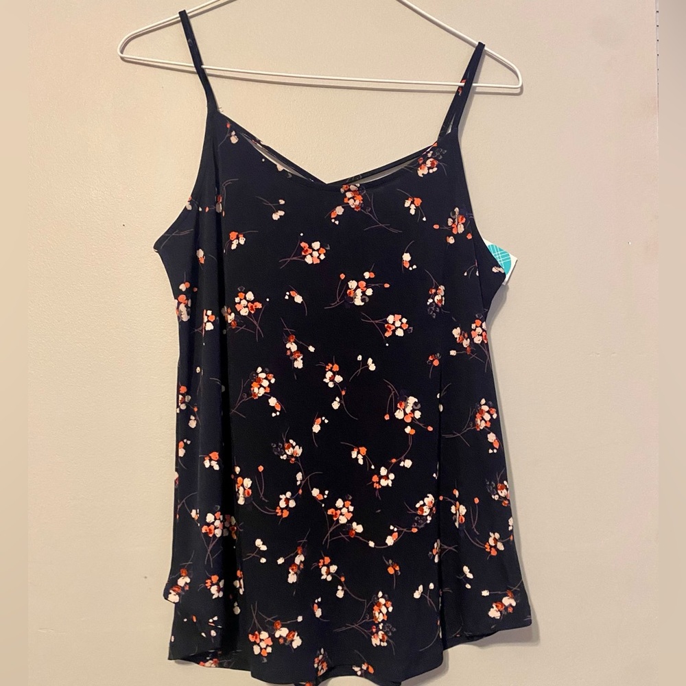 Kaileigh, navy blue, floral print, flowy tank top